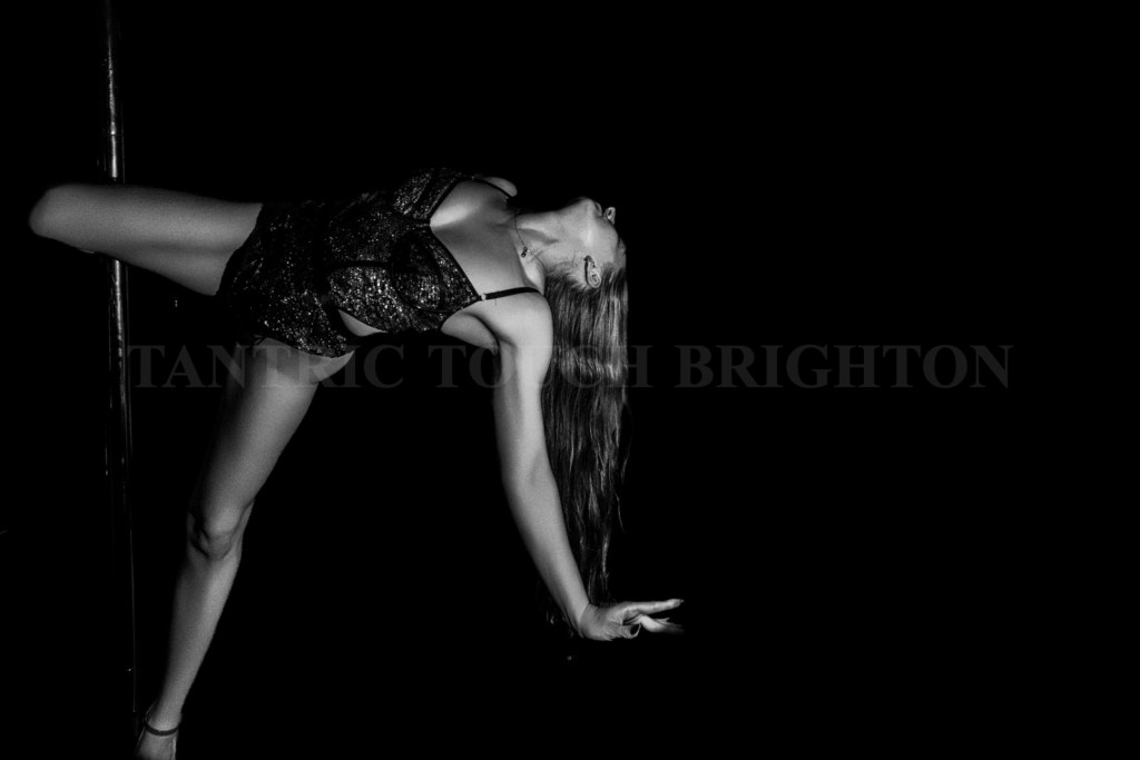 Tantric masseuse Ketrin pole dancing